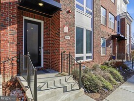 3595 Aster St in Fairfax, VA - Building Photo