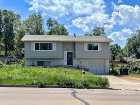 1105 Mt View Ln in Colorado Springs, CO - Building Photo