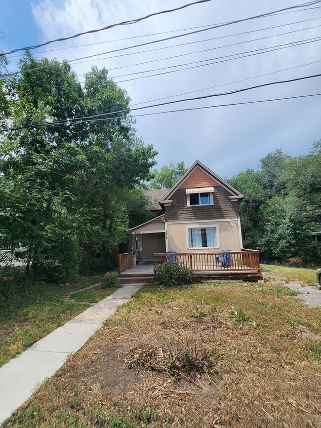 property at 1638 S Cascade Ave