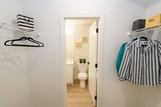 11519 29 St SE, Unit 2 - 2 Bed Apartment in Calgary, AB - Building Photo - Building Photo