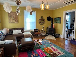 369 Verplanck Ave in Beacon, NY - Building Photo - Building Photo