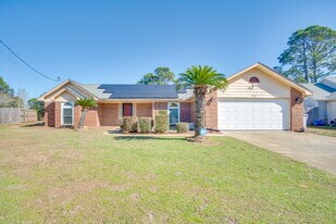 9880 Creet Cir in Navarre, FL - Building Photo