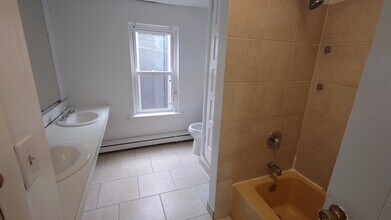 105 S White Horse Pike, Unit 105A in Berlin, NJ - Building Photo - Building Photo