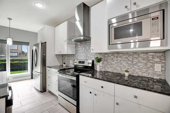 property at 20 Evanston St