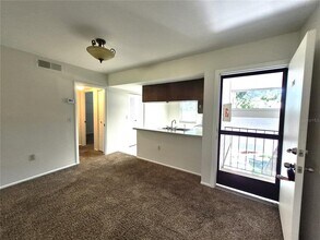 114 Meadow Ln in Oldsmar, FL - Building Photo - Building Photo