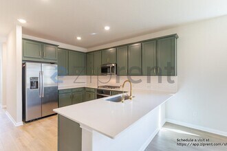 214 Lake Shore Dr in Dripping Springs, TX - Building Photo - Building Photo