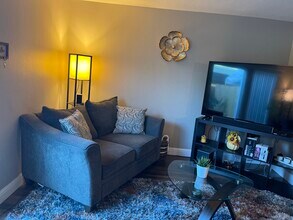 59 Meadowbrook Ave in Pittsburg, CA - Building Photo - Building Photo