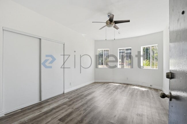 property at 1513 W 12th Pl
