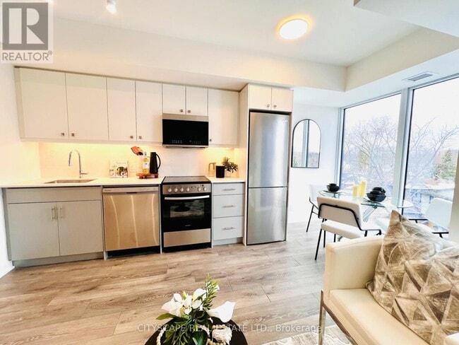 property at 2 Manderley Dr