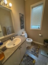 120 Vineberg Dr in Hamilton, ON - Building Photo - Building Photo