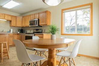 129 16th St S, Unit 1 in Fargo, ND - Foto de edificio - Building Photo