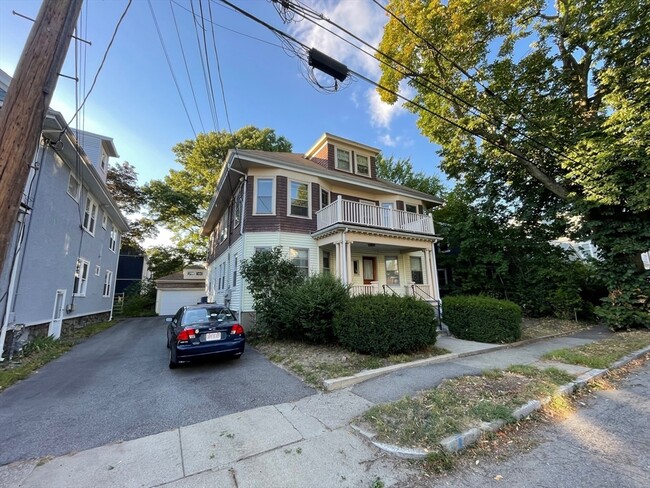 34 Grafton St in Arlington, MA - Building Photo - Building Photo