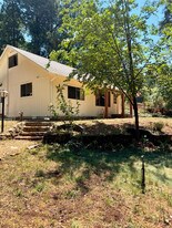 2633 Crystal Springs Rd in Camino, CA - Building Photo
