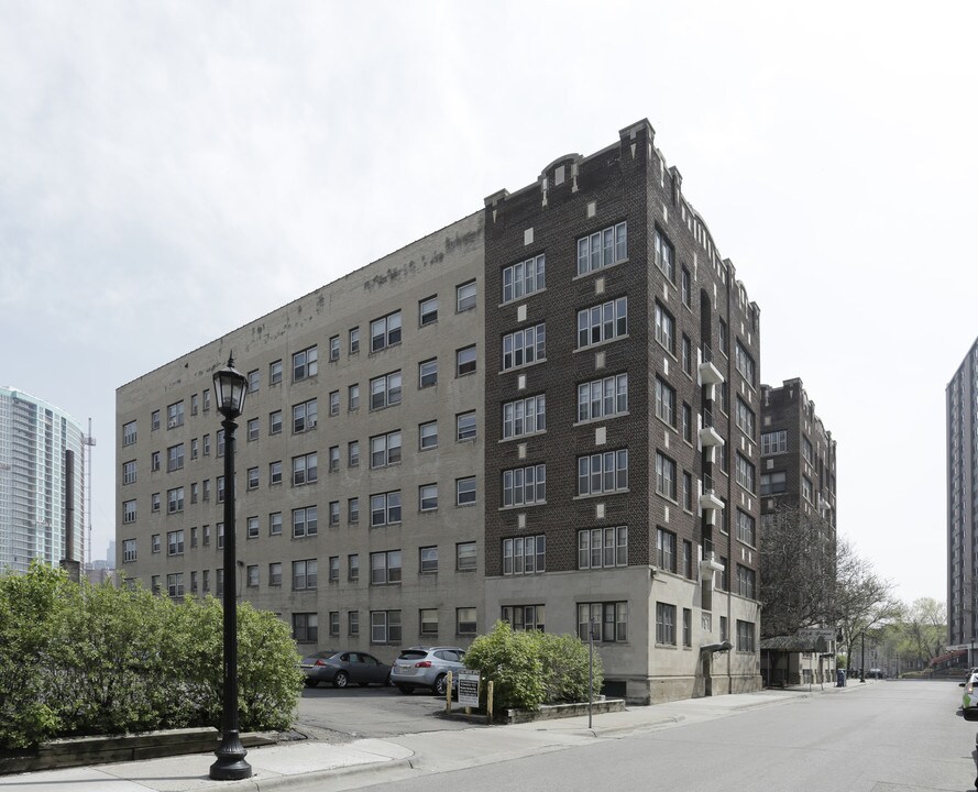 Oak Grove Apartment Hotel in Minneapolis, MN - Foto de edificio