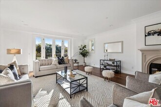 261 S Reeves Dr in Beverly Hills, CA - Building Photo - Building Photo