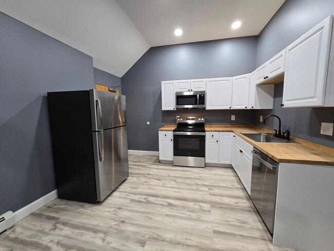 319 Main St in Waterville, ME - Building Photo - Building Photo