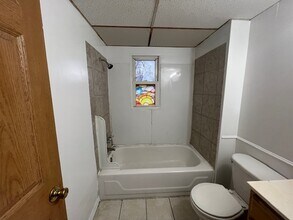 608 E 4th St in Mishawaka, IN - Foto de edificio - Building Photo