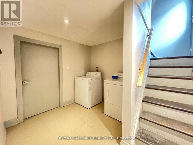 109 Baltray Crescent in Toronto, ON - Building Photo - Building Photo