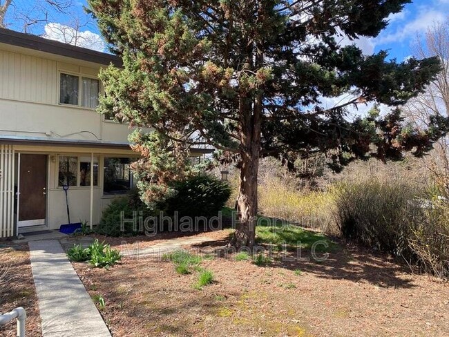 1233 NE Cove Way in Pullman, WA - Building Photo - Building Photo