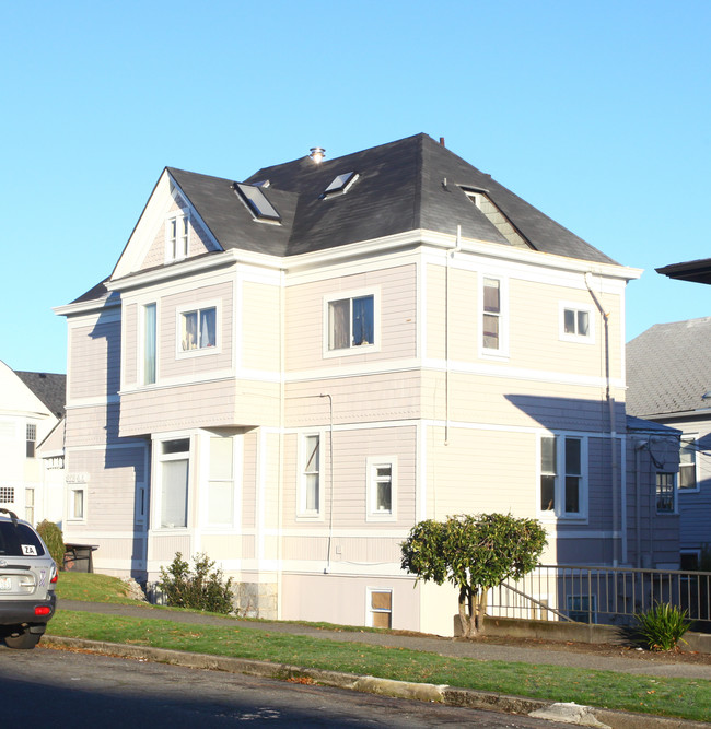 823 N K St in Tacoma, WA - Foto de edificio - Building Photo