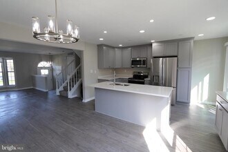 11206 Barnswallow Pl in Waldorf, MD - Building Photo - Building Photo