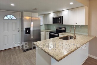 1000 3rd St in Neptune Beach, FL - Building Photo - Building Photo
