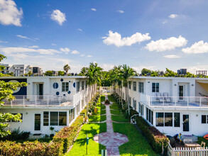 Bayview Townhomes in Miami Beach, FL - Building Photo - Building Photo