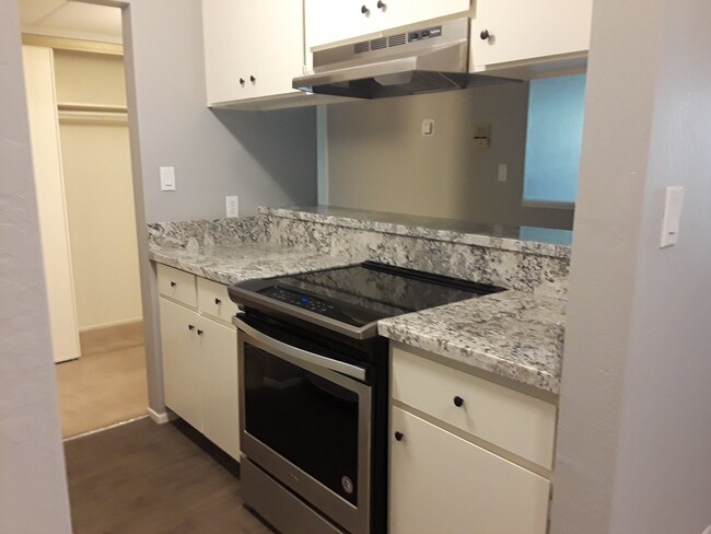 property at 2955 Lakeside Dr