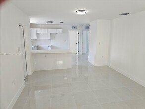 1749 NW 69th St in Miami, FL - Building Photo - Building Photo