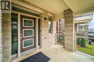 300 Skinner Rd in Hamilton, ON - Building Photo - Building Photo