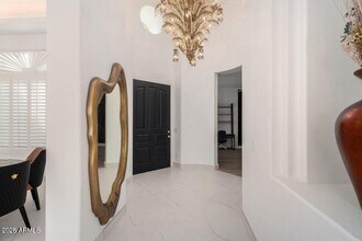 11312 E Greenway Rd in Scottsdale, AZ - Building Photo - Building Photo