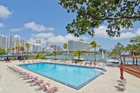 999 Brickell Bay Dr, Unit 1706 in Miami, FL - Building Photo - Building Photo