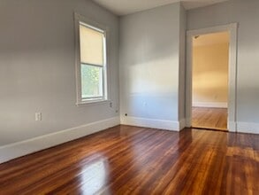 302 Neponset Valley Pky, Unit 1 in Boston, MA - Building Photo - Building Photo