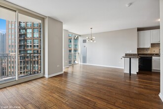 645 N Kingsbury St in Chicago, IL - Building Photo - Building Photo