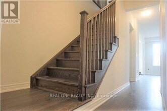 1619 Sorensen Ct in Milton, ON - Building Photo - Building Photo