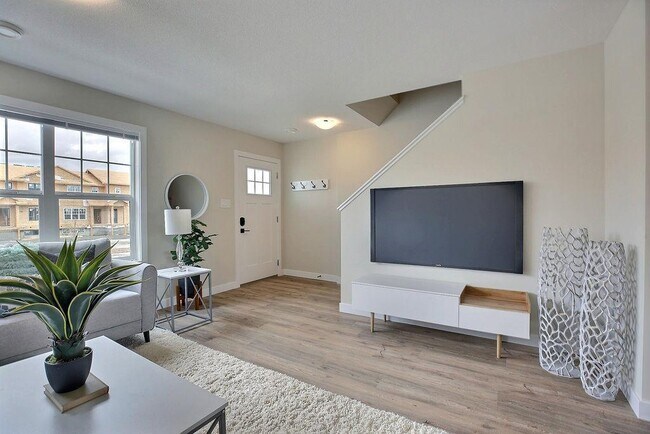 Henley Heights in Edmonton, AB - Building Photo - Building Photo