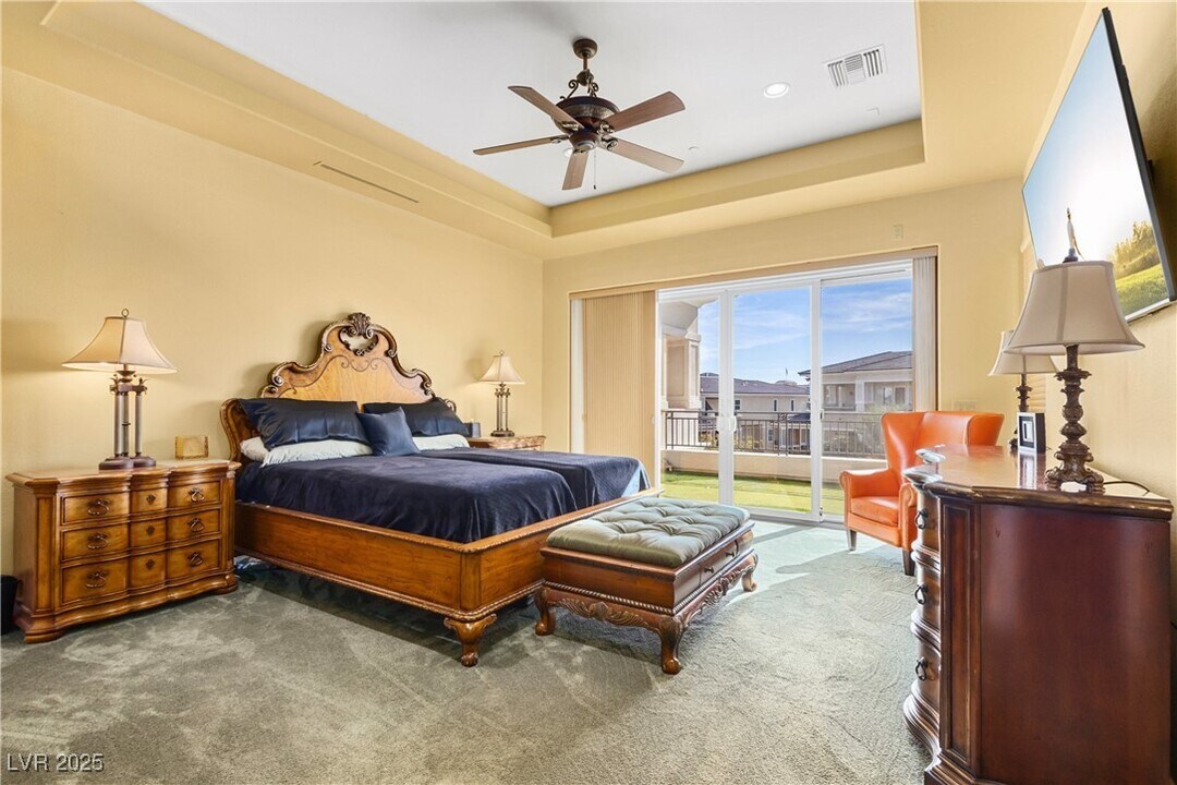 9145 Tesoras Dr in Las Vegas, NV - Building Photo