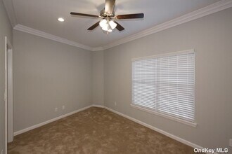 115 Evergreen St-Unit -103 in West Babylon, NY - Building Photo - Building Photo