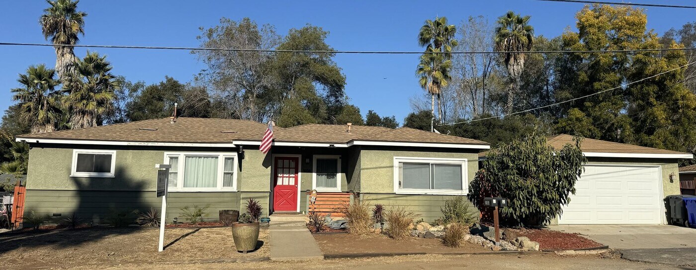 1508 Elm Dr-Unit -Elm Front House in Vista, CA - Building Photo