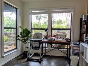704 Ramble Ln in Austin, TX - Building Photo - Building Photo
