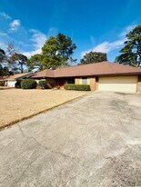 706 Tibet Ave in Savannah, GA - Building Photo