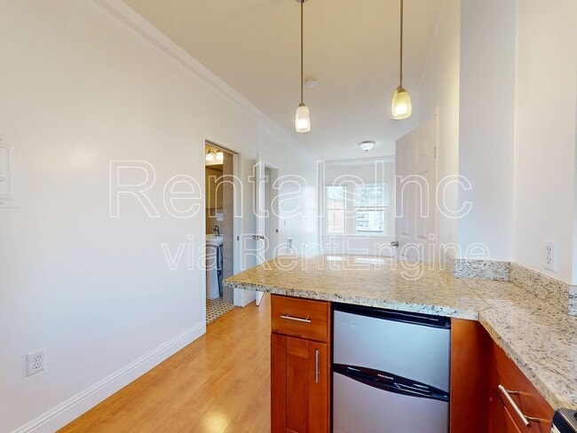 property at 1049 Post St