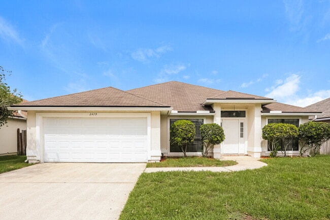 2479 Coachman Lakes Dr