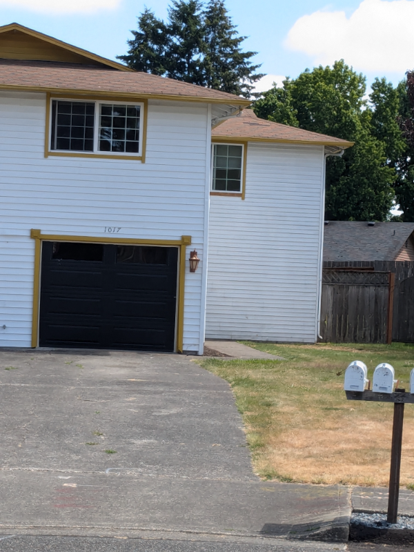 1017 13th St Ct NW in Puyallup, WA - Foto de edificio - Building Photo