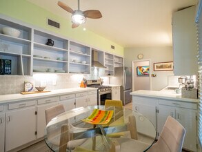 4617 Finley Dr in Austin, TX - Foto de edificio - Building Photo