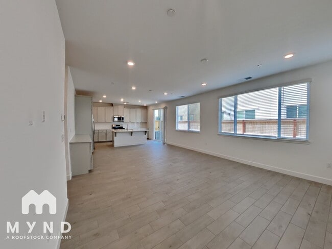 3567 Damora Ave in Sacramento, CA - Foto de edificio - Building Photo