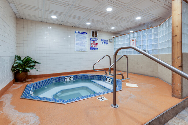 Aquarius Apartments in Roseville, MN - Foto de edificio - Interior Photo