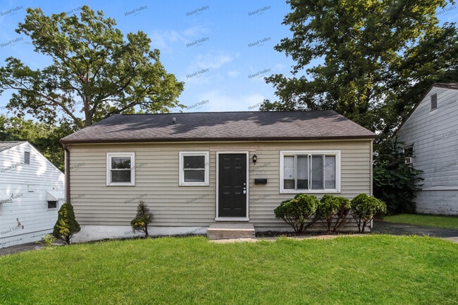 property at 1821 Catalpa Ave