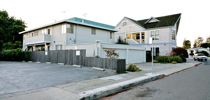 1251 Huff Ave in San Leandro, CA - Building Photo - Building Photo