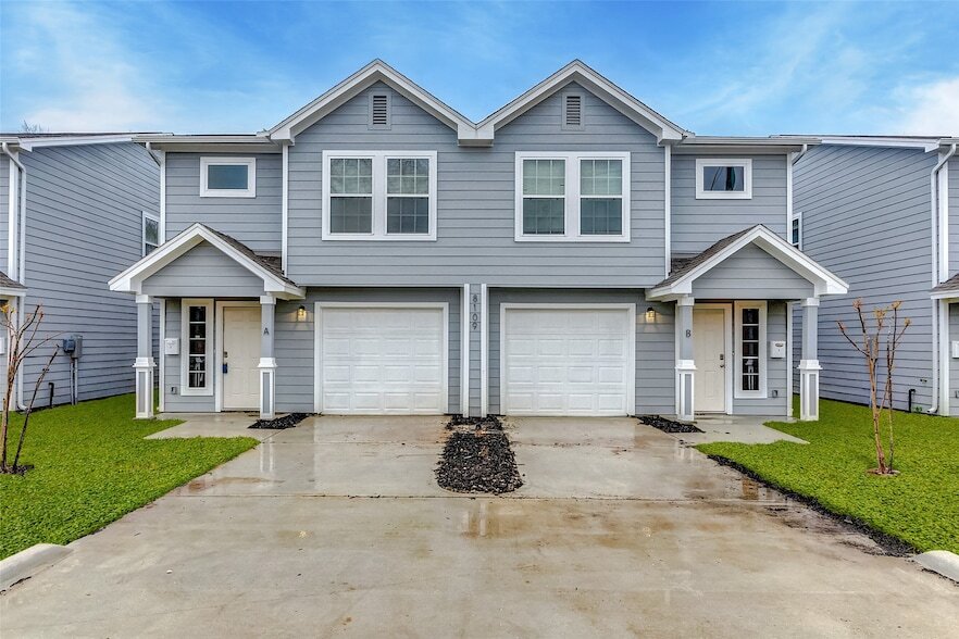 8105 Corinth St, Unit B in Houston, TX - Foto de edificio